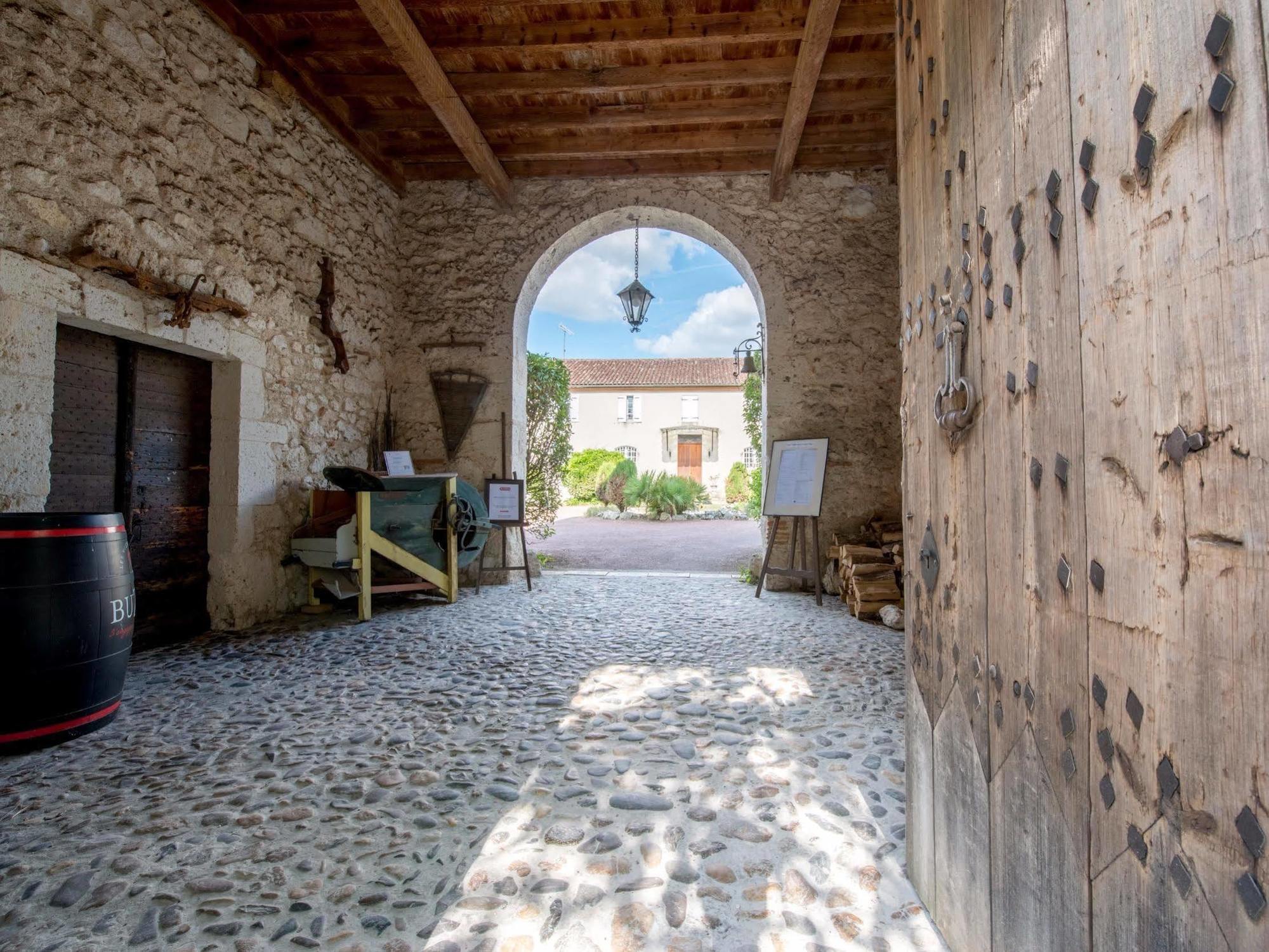 Logis Hotel Le Prince Noir Sérignac-sur-Garonne Buitenkant foto